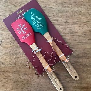 Rae Dunn spatula and cookie cutter set